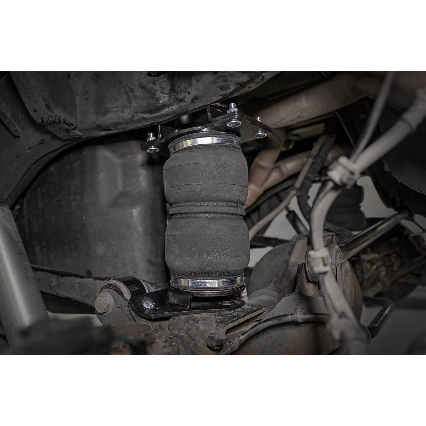 ROUGH COUNTRY Air Spring Kit w/compressor | Ram 1500 4WD (2019-2025) | 10035C