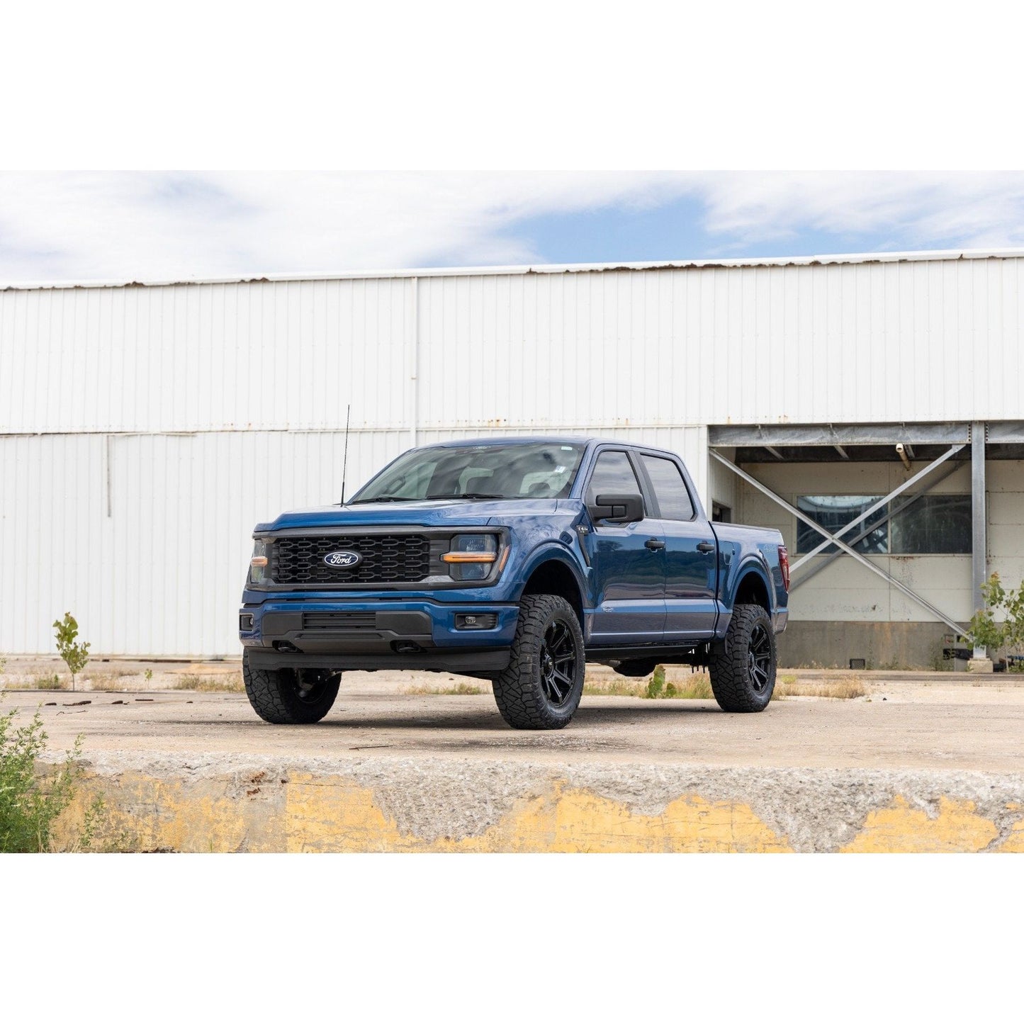 Rough Country M1 Struts w/M1 Rear Shocks 3 Inch Lift Kit I 41440