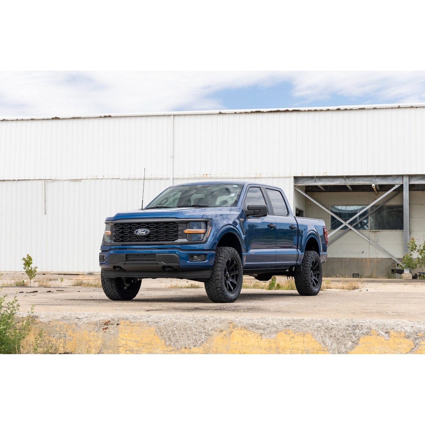 Rough Country M1 Struts w/M1 Rear Shocks 3 Inch Lift Kit I 41440