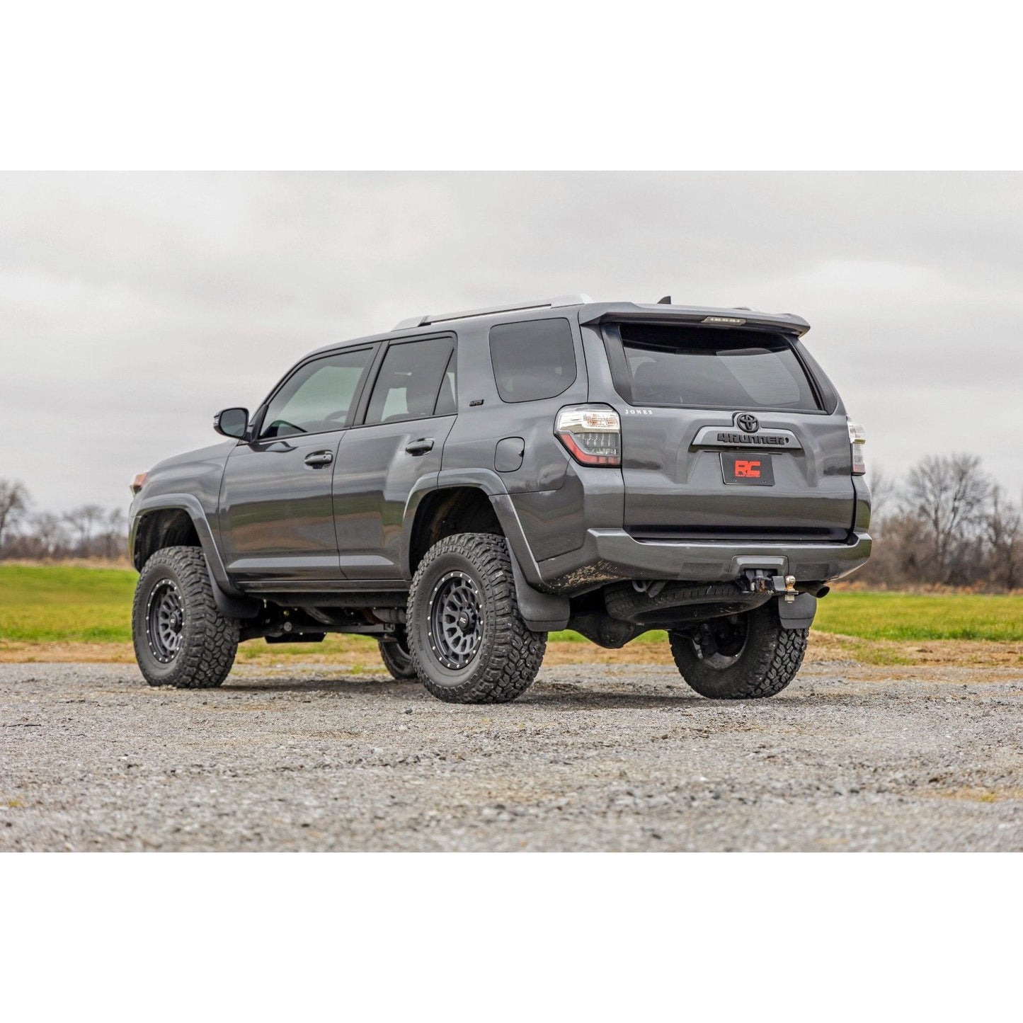 Rough Country M1 Struts w/M1 Rear Shocks 4.5 Inch Lift Kit I 73940