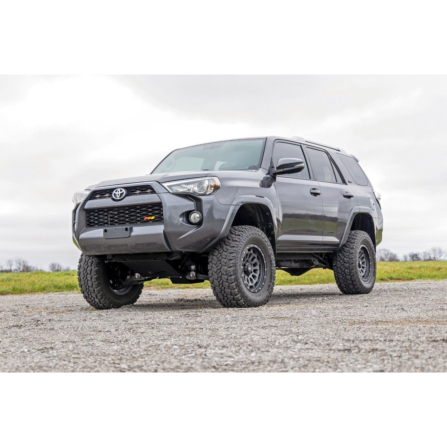 Rough Country M1 Struts w/M1 Rear Shocks 4.5 Inch Lift Kit I 73940