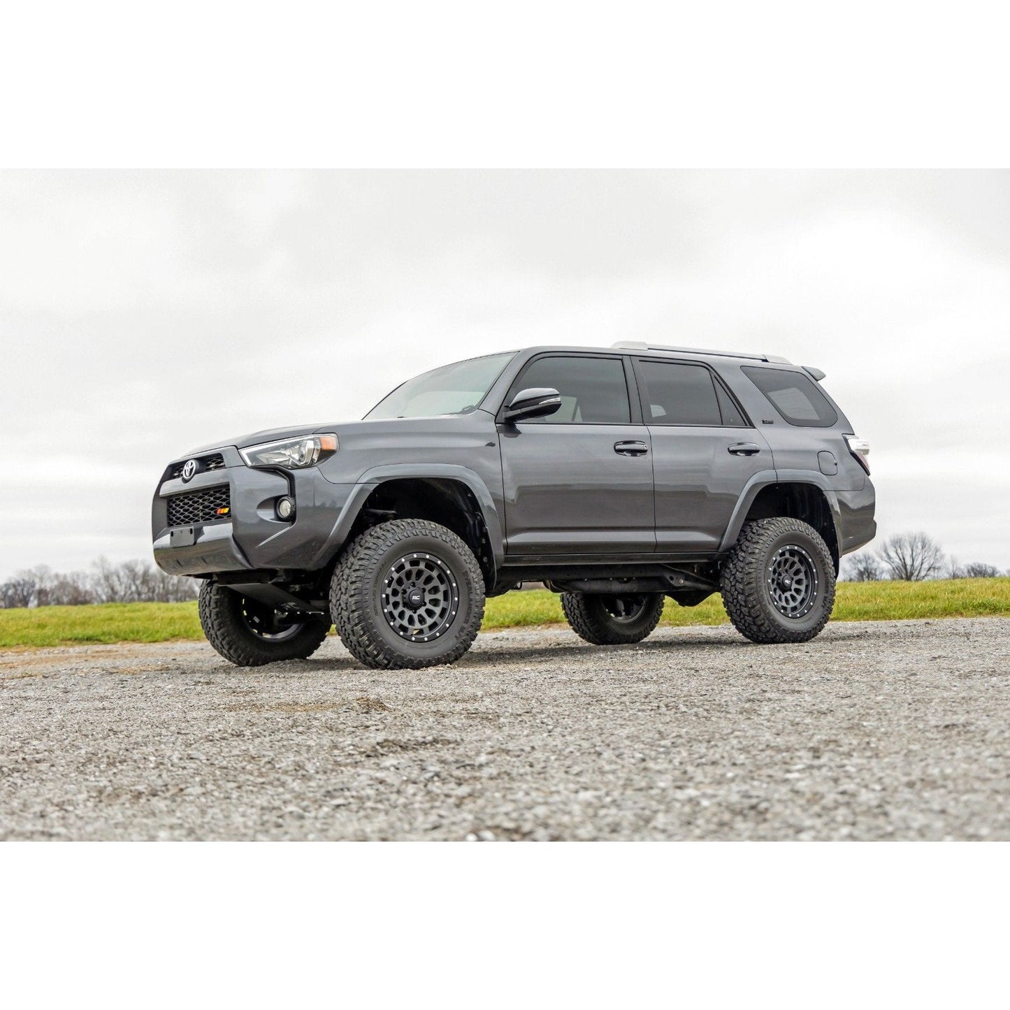 Rough Country M1 Struts w/M1 Rear Shocks 4.5 Inch Lift Kit I 73940