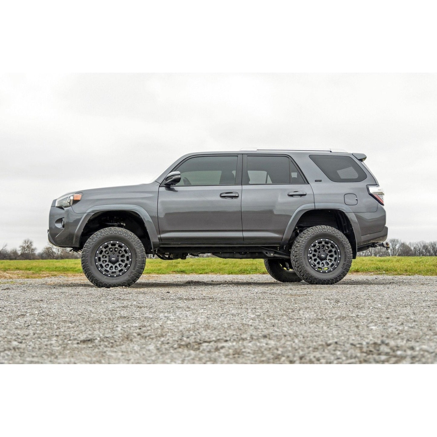 Rough Country M1 Struts w/M1 Rear Shocks 4.5 Inch Lift Kit I 73940