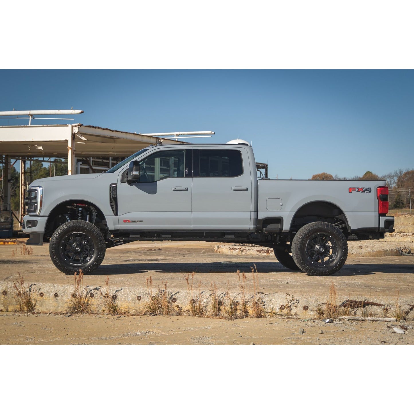 ROUGH COUNTRY 6 Inch Lift | R/A | C/O V2 | Ford F-250/F-350 Super Duty 4WD (2023-2025) | 400458