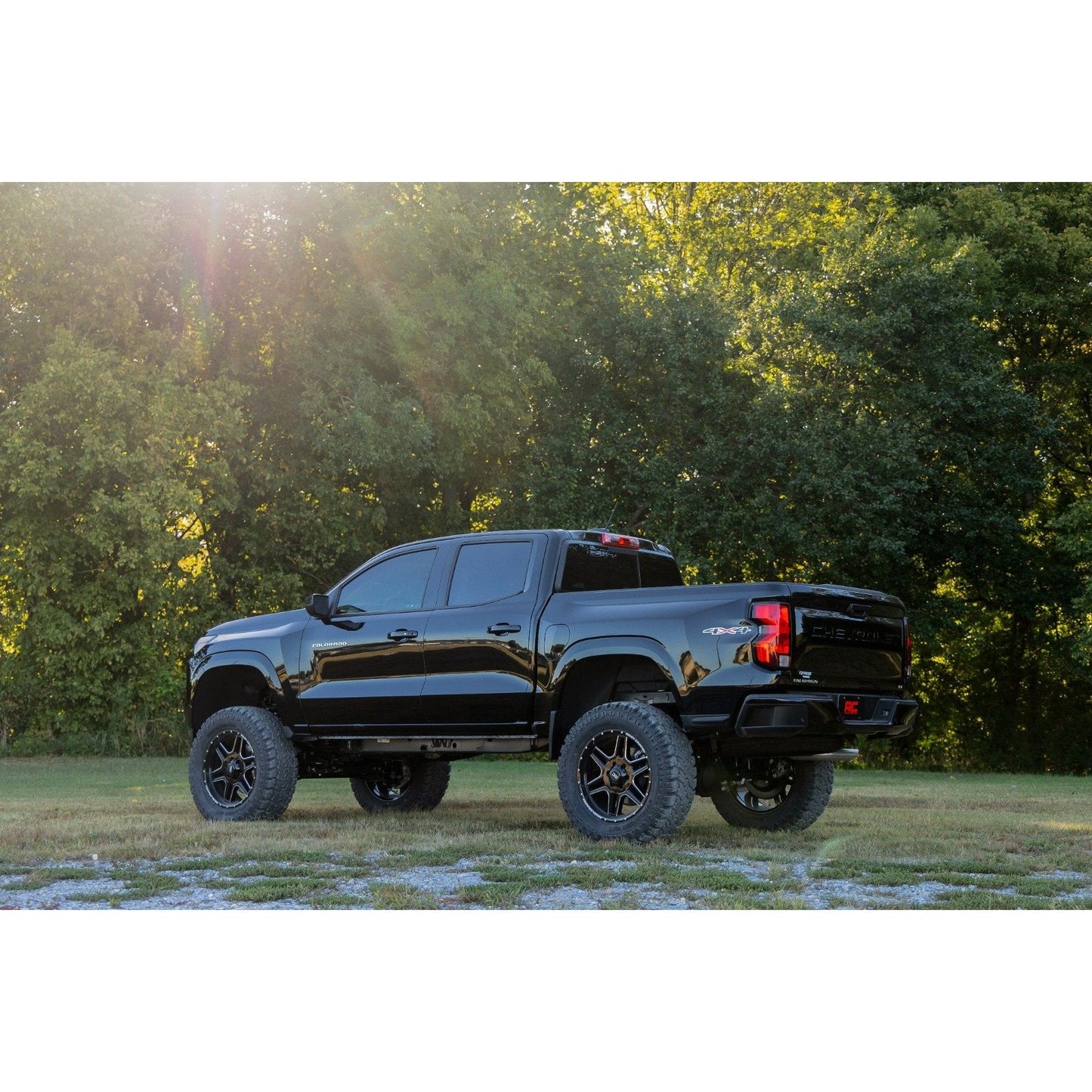 Rough Country M1 Struts w/M1 Rear Shocks 6 Inch Lift Kit I 13340