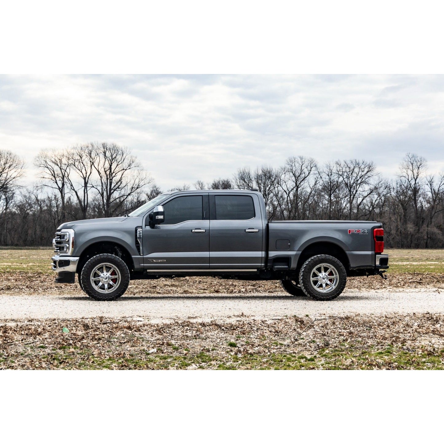 ROUGH COUNTRY 2 Inch Leveling Kit | Track Bar Bracket | Ford F-250/F-350 Super Duty (17-26) | 51017