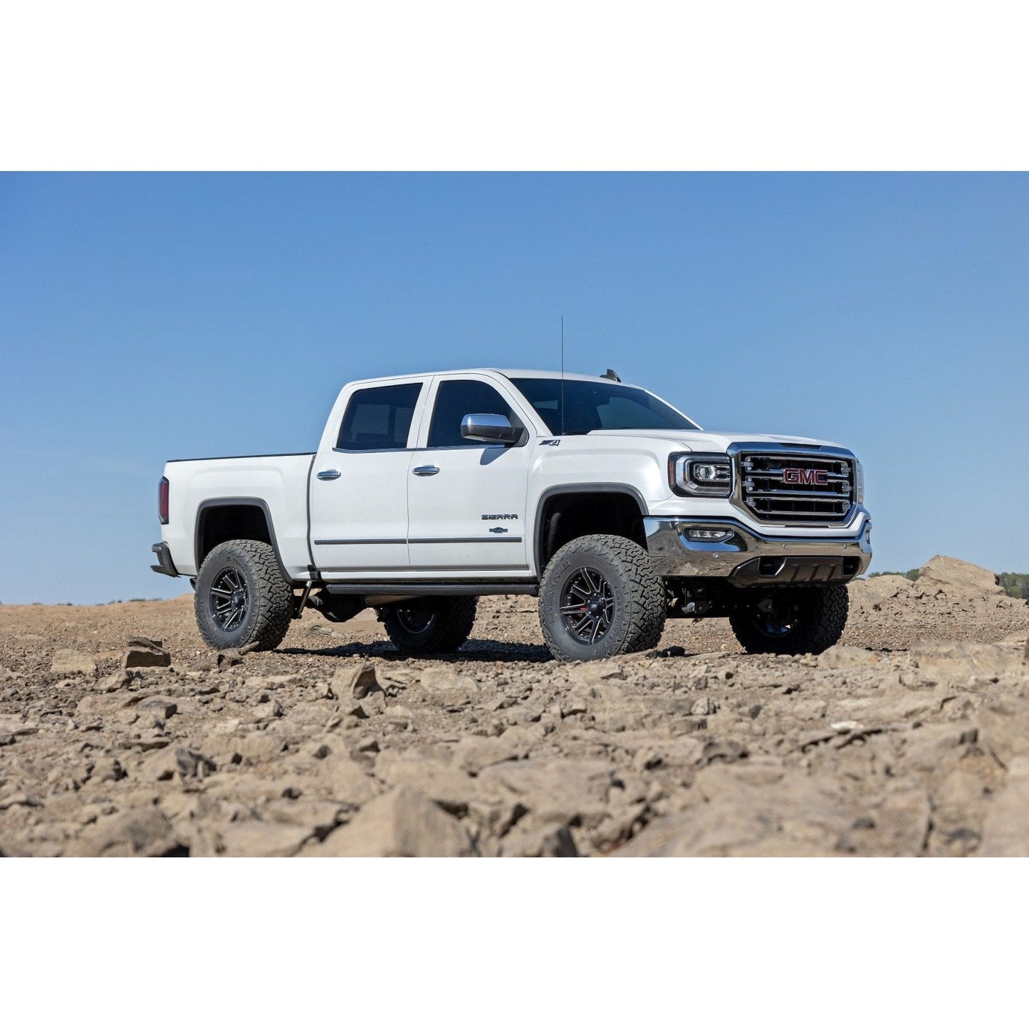 Rough Country M1 Struts w/M1 Rear Shocks 7 Inch Stamped Steel LCA Lift Kit I 11640