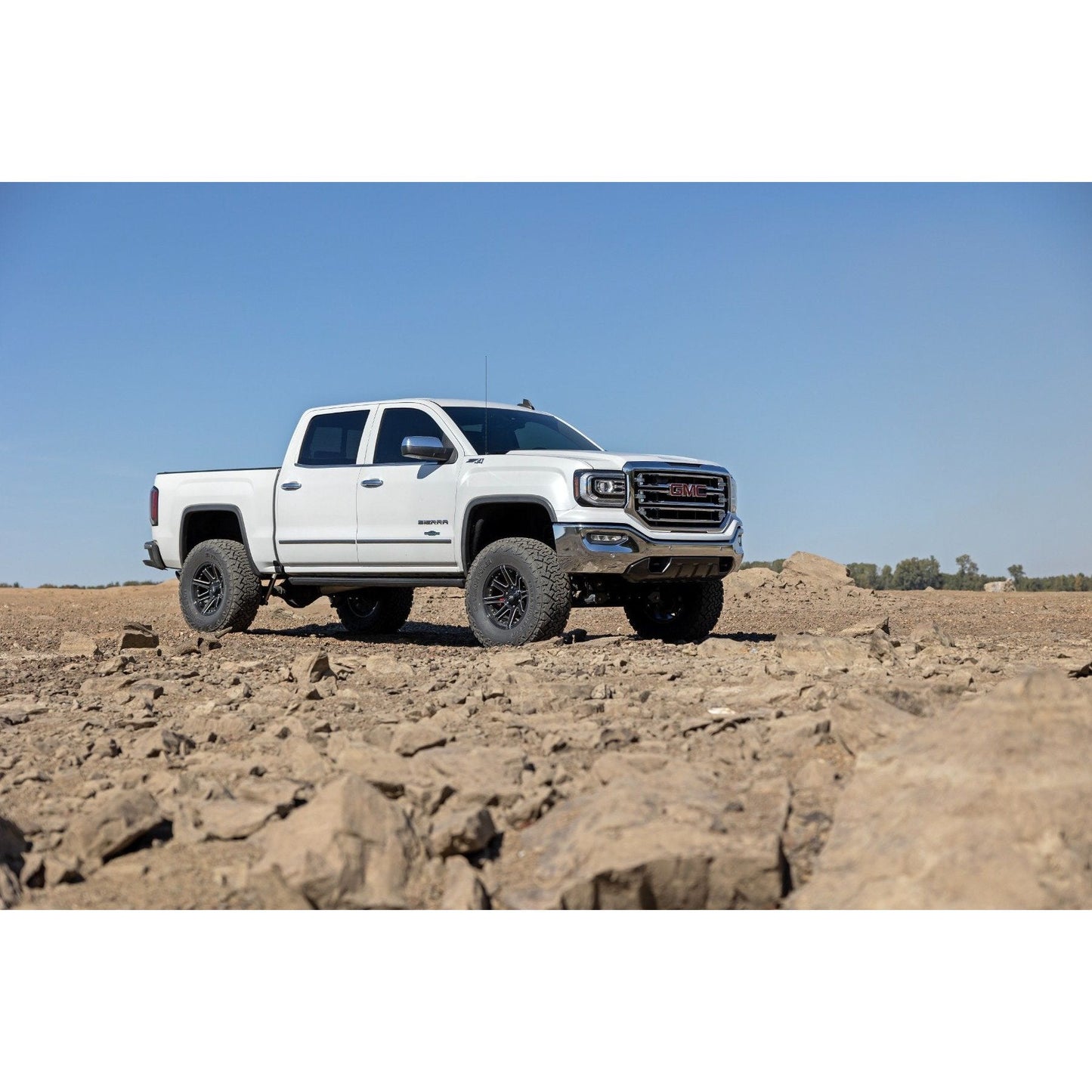 Rough Country M1 Struts w/M1 Rear Shocks 7 Inch Stamped Steel LCA Lift Kit I 11640
