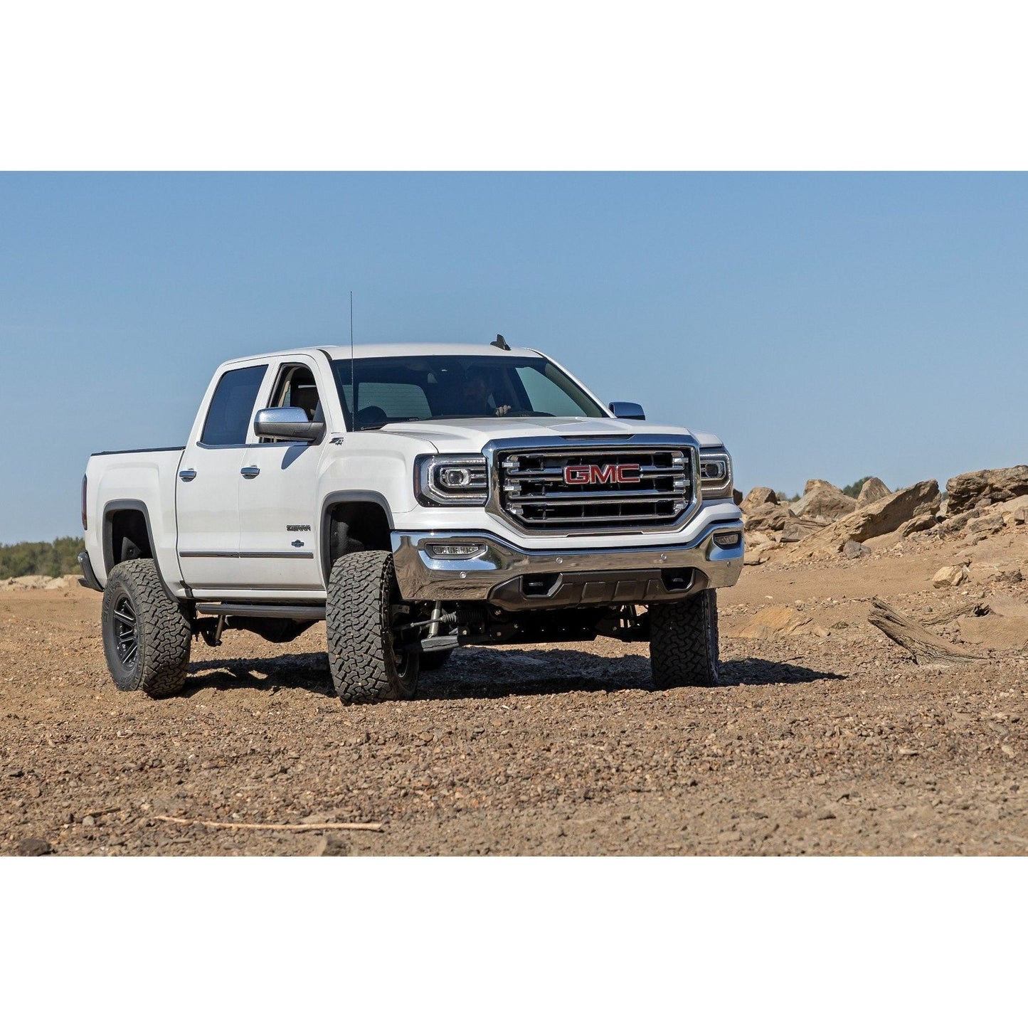 Rough Country M1 Struts w/M1 Rear Shocks 7 Inch Stamped Steel LCA Lift Kit I 11640