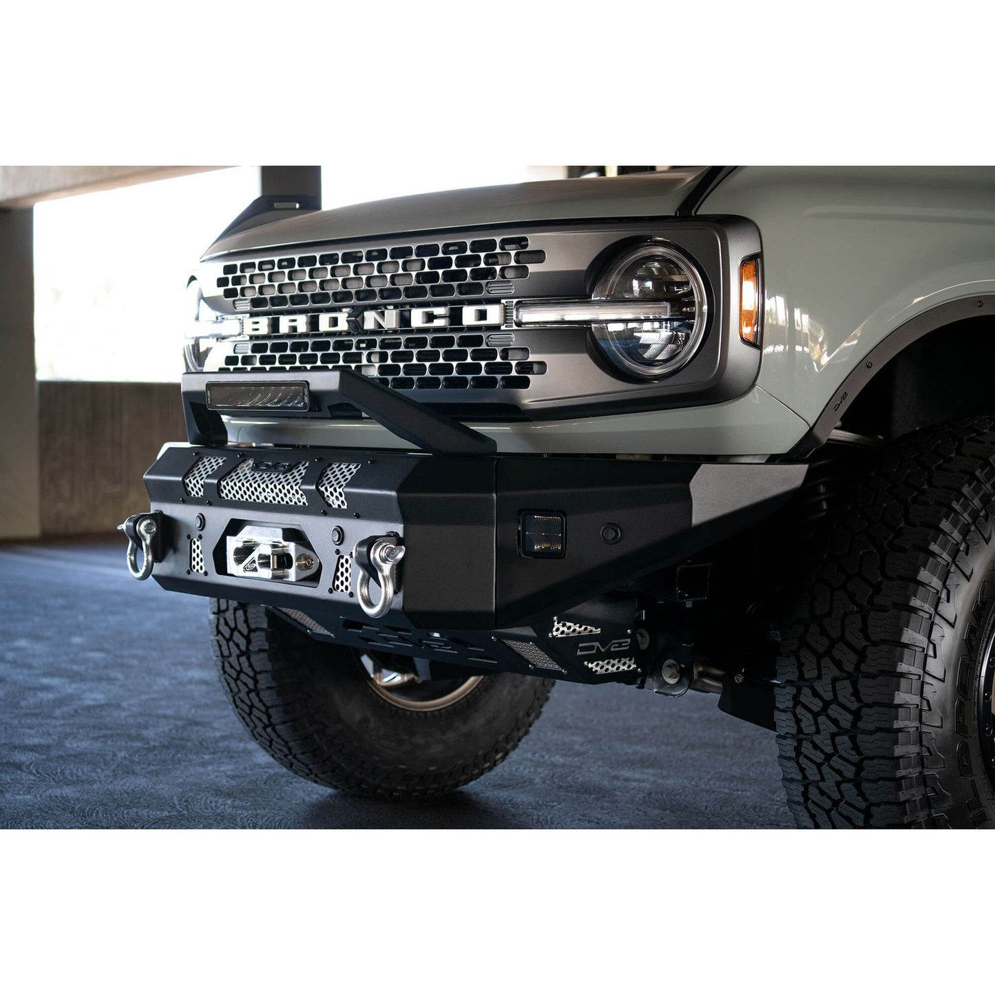 DV8 Off-Road Bull Bar with LED Light Bar Mount | For MTO Series Front Bumpers C3| LBUN-01