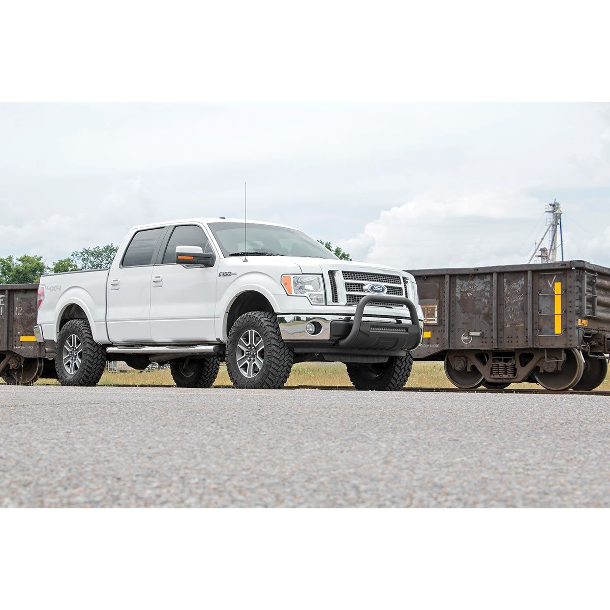 Rough Country M1 Struts w/M1 Rear Shocks 3 Inch Lift Kit I 54440