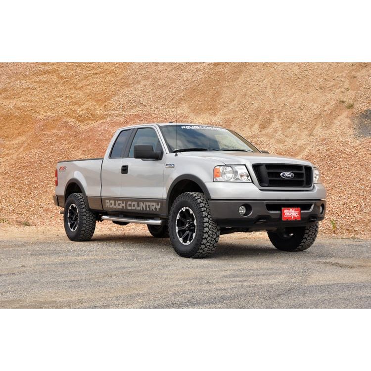 ROUGH COUNTRY 2.5 Inch Leveling Kit | Ford F-150 2WD/4WD (2004-2008) | 570