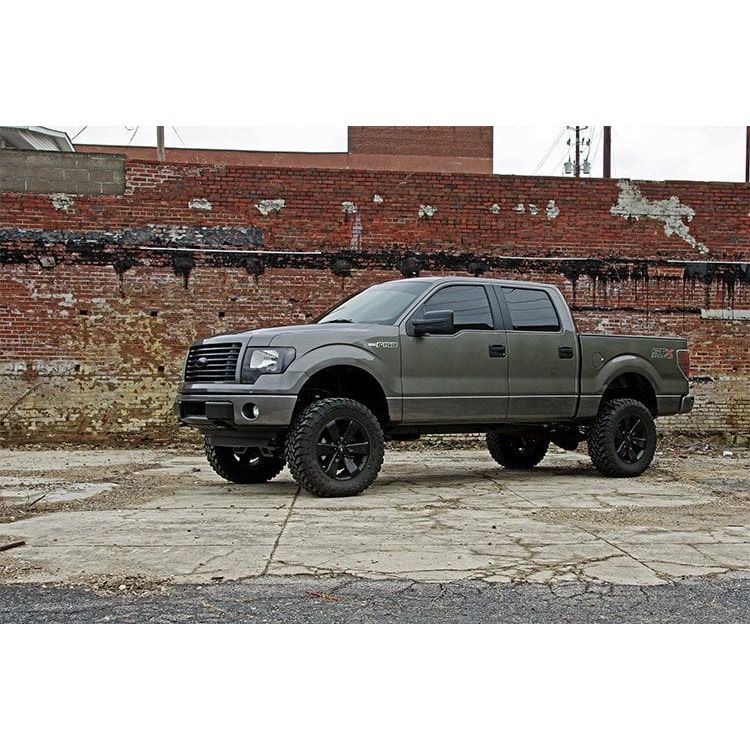 Rough Country M1 Struts w/M1 Rear Shocks 6 Inch Lift Kit I 57541