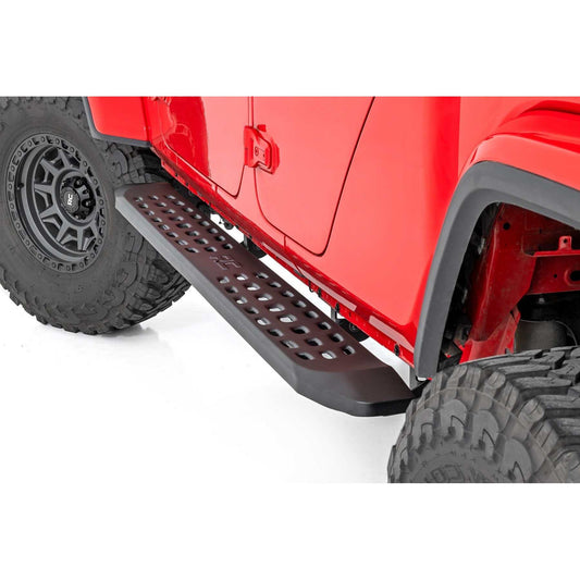 ROUGH COUNTRY RPT2 Running Board Jeep Gladiator JT 4WD (2020-2024) RCS44008