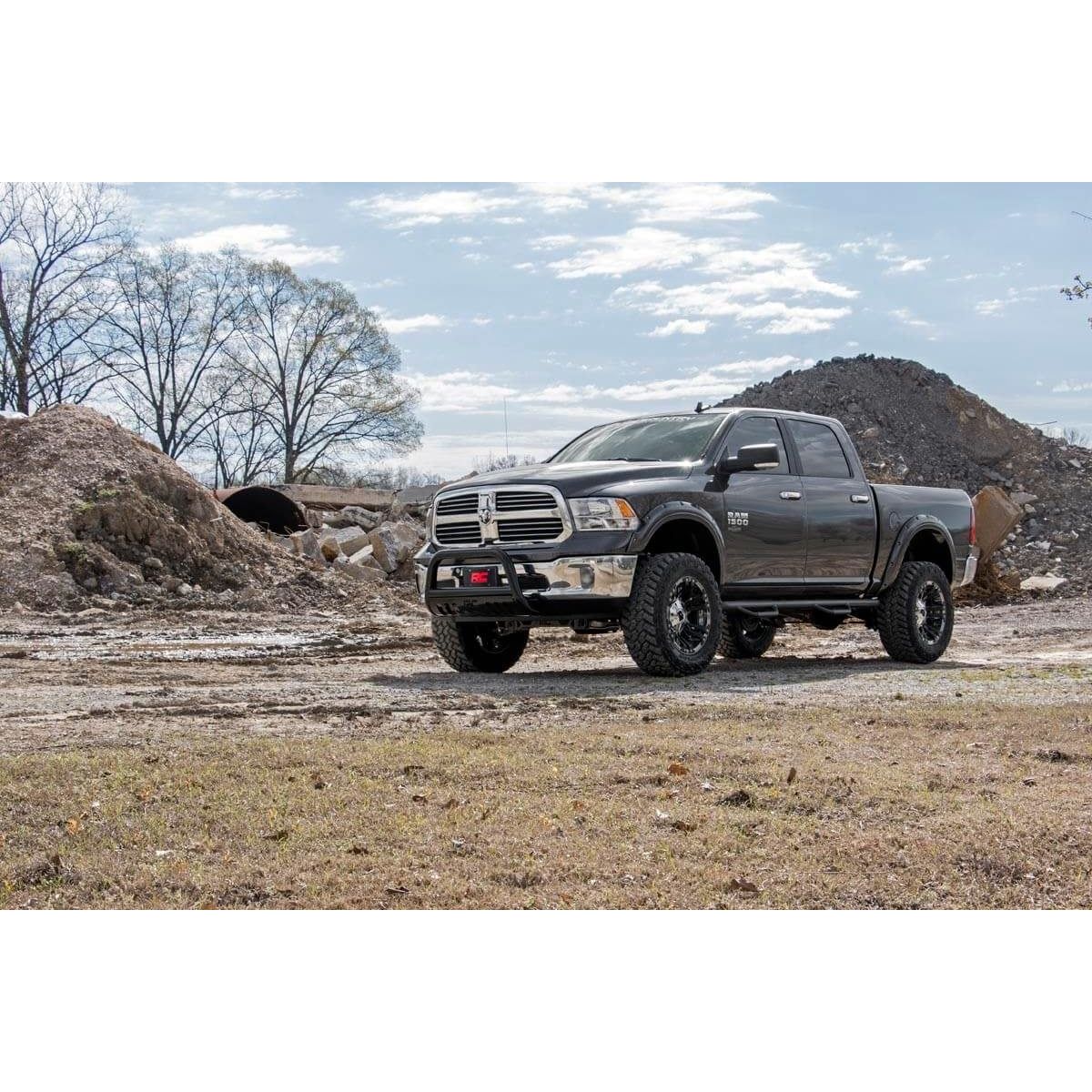 Rough Country M1 Shocks & Rear Variable Rate Coils 6 Inch Lift Kit I 33240