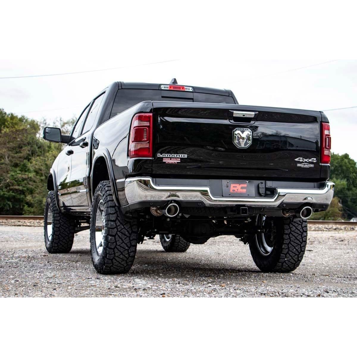 Rough Country M1 Shocks & Rear Variable Rate Coils 6 Inch Lift Kit I 33940