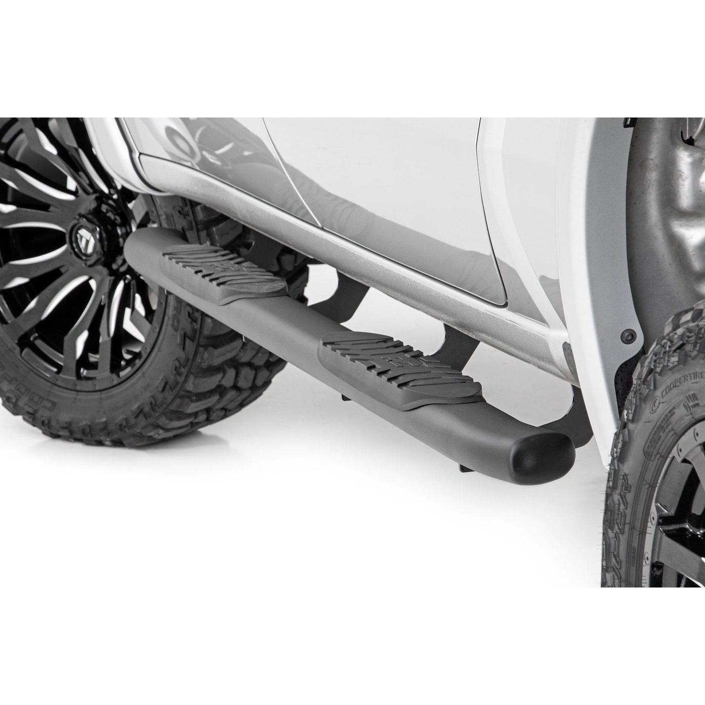 ROUGH COUNTRY Oval Nerf Step | Crew Cab | Chevy/GMC 1500/2500HD/3500HD (19-26 & Refresh) | 21002