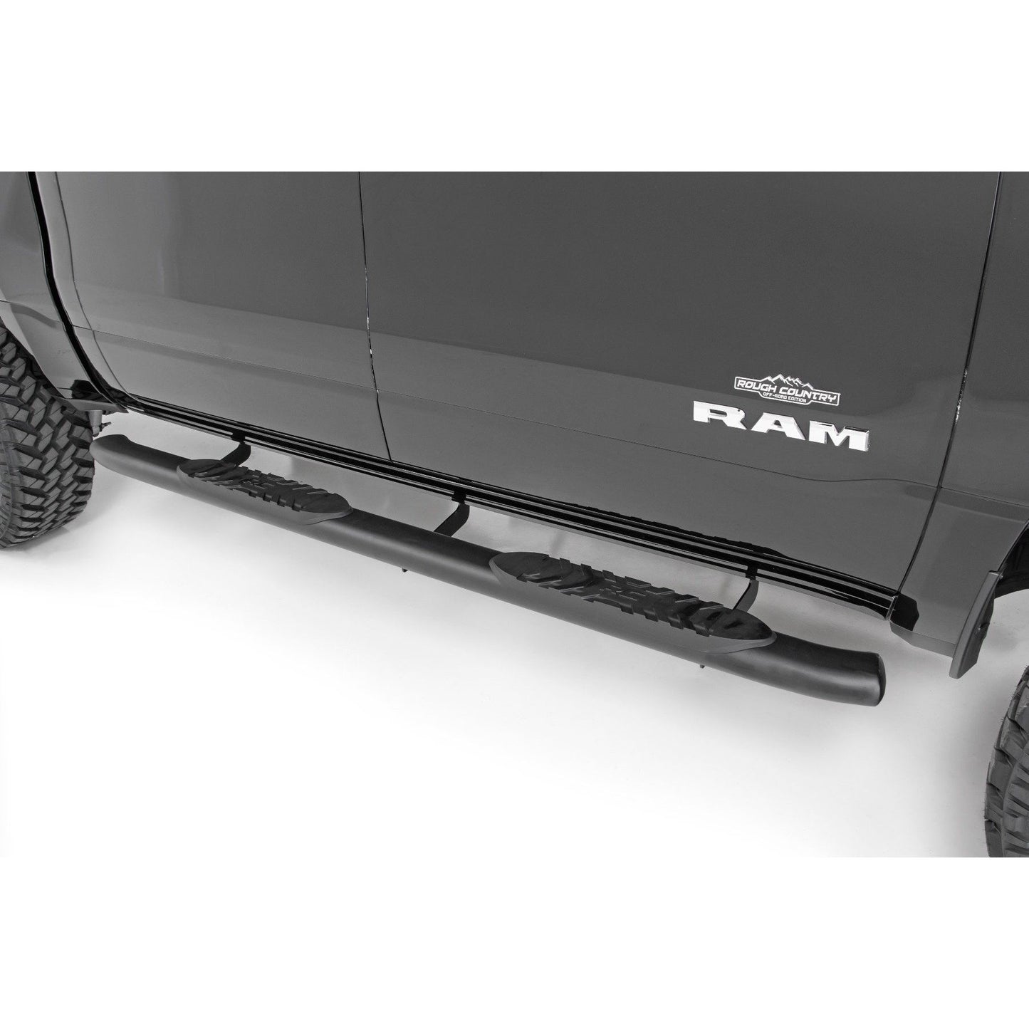 ROUGH COUNTRY Oval Nerf Step | Crew Cab | Black | Ram 1500 (19-25)/1500 TRX (21-24)  | 21004