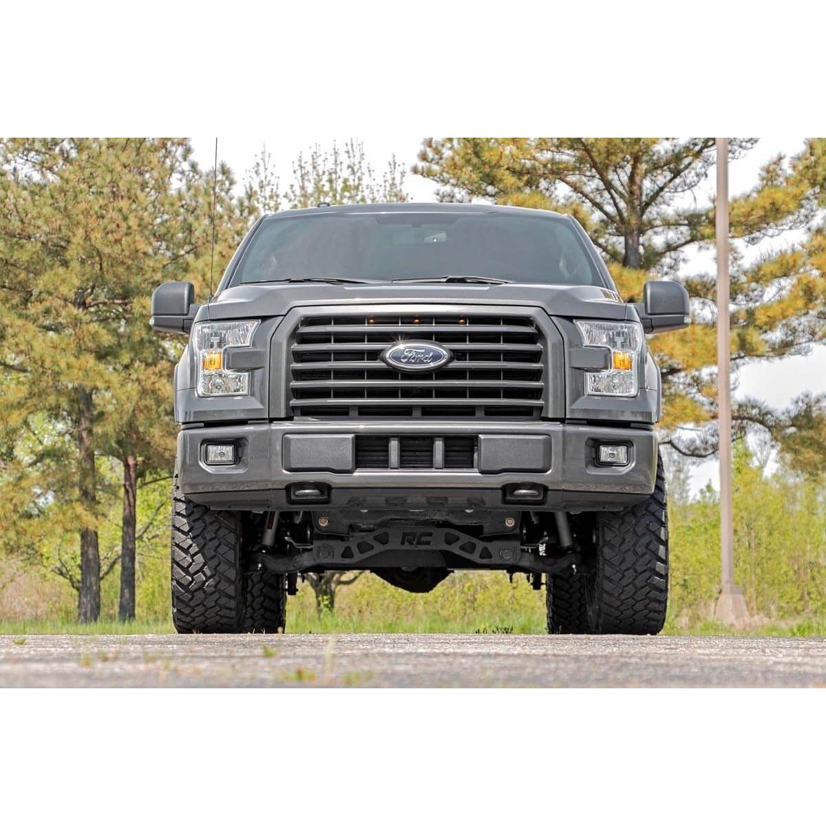 Rough Country M1 Struts w/M1 Rear Shocks 4 Inch Lift Kit I 55540