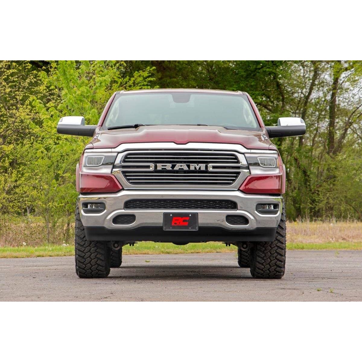 Rough Country M1 Struts w/M1 Rear Shocks 3.5 Inch Lift Kit I 31440RED