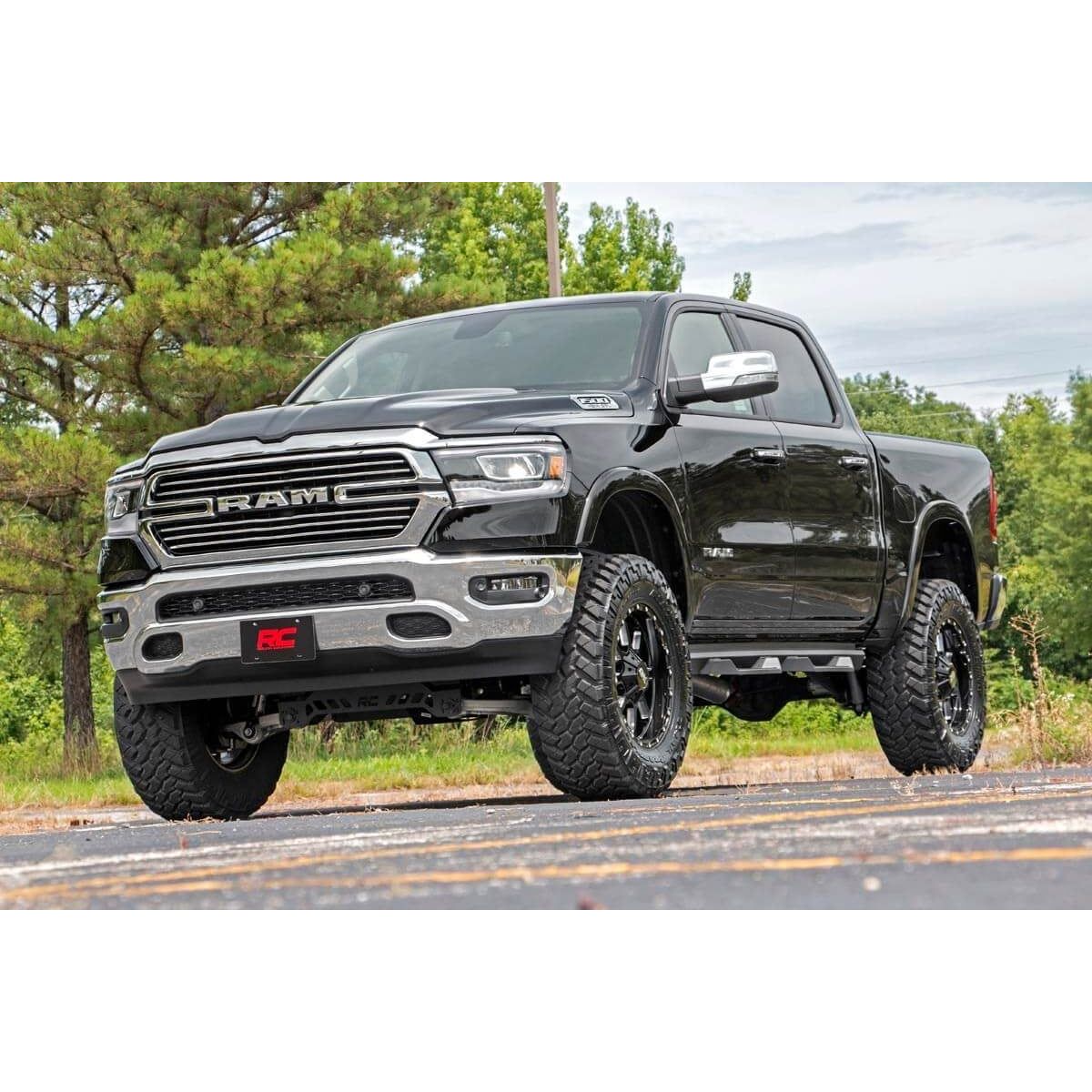 Rough Country M1 Shocks & Rear Variable Rate Coils 6 Inch Lift Kit I 33940