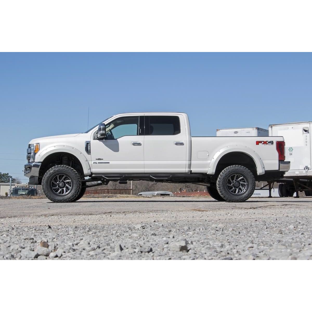 Rough Country 3.5in Diameter 4.5 Inch Lift Kit I 55040