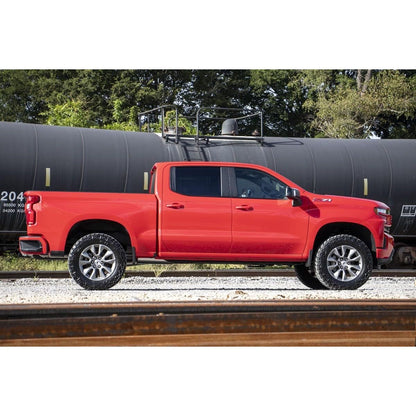 Rough Country M1 Struts w/M1 Rear Shocks 3.5 Inch Lift Kit I 28840