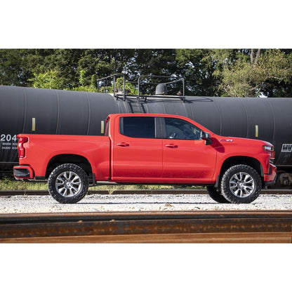 Rough Country M1 Struts w/M1 Rear Shocks 3.5 Inch Lift Kit I 28840RED