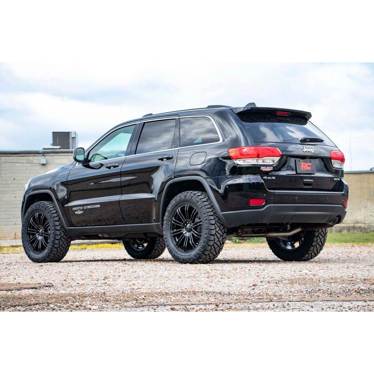 ROUGH COUNTRY 2.5 Inch Lift Kit | Jeep Grand Cherokee WK2 2WD/4WD (2011-2022) | 60300