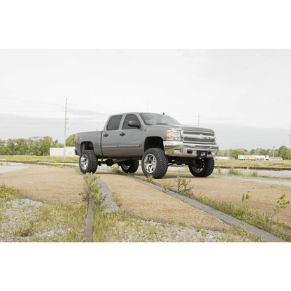Rough Country M1 Struts w/M1 Rear Shocks 7.5 Inch Lift Kit I 26440
