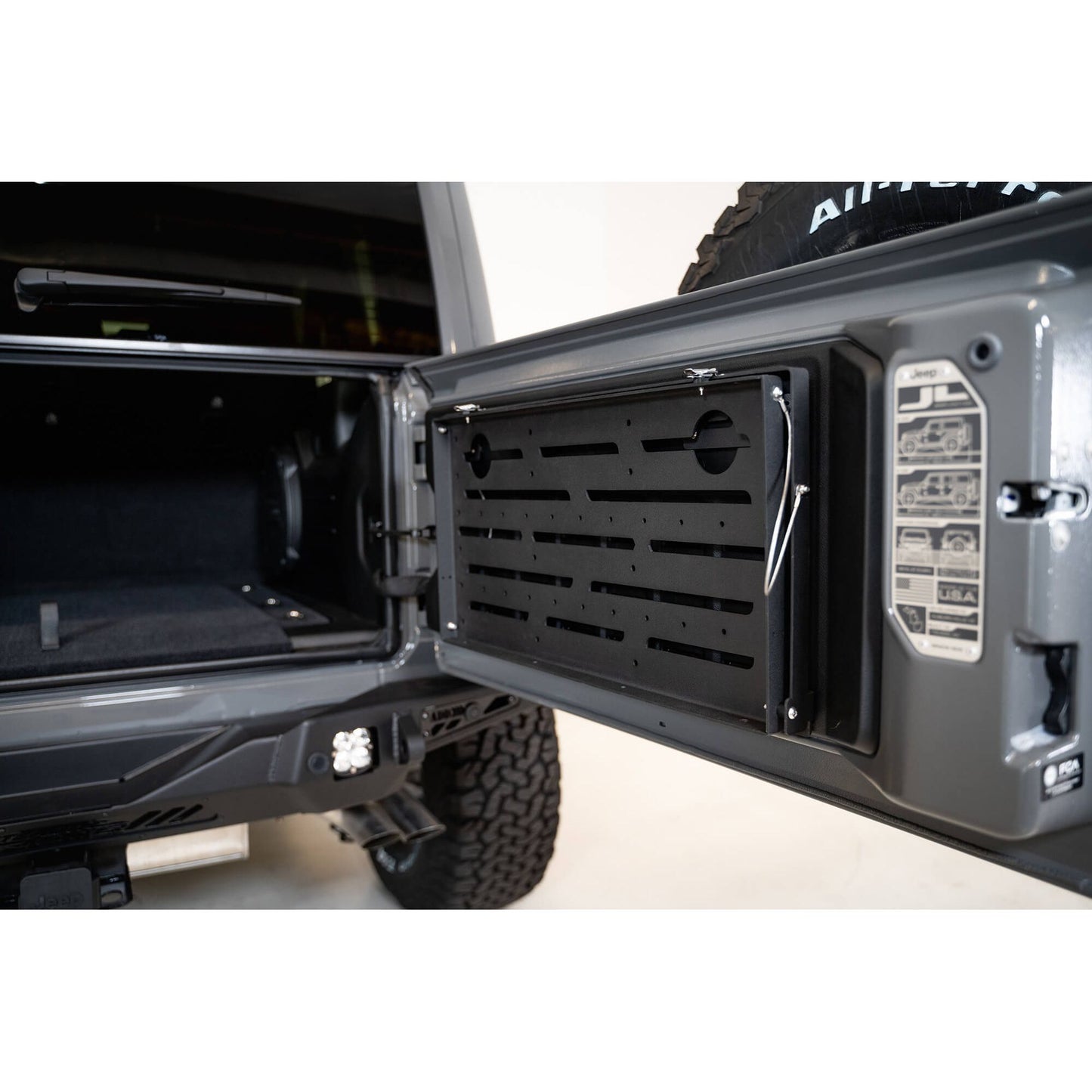 DV8 Off-Road 2018-2024 Jeep JL Folding Trail Table C3| TTJL-01