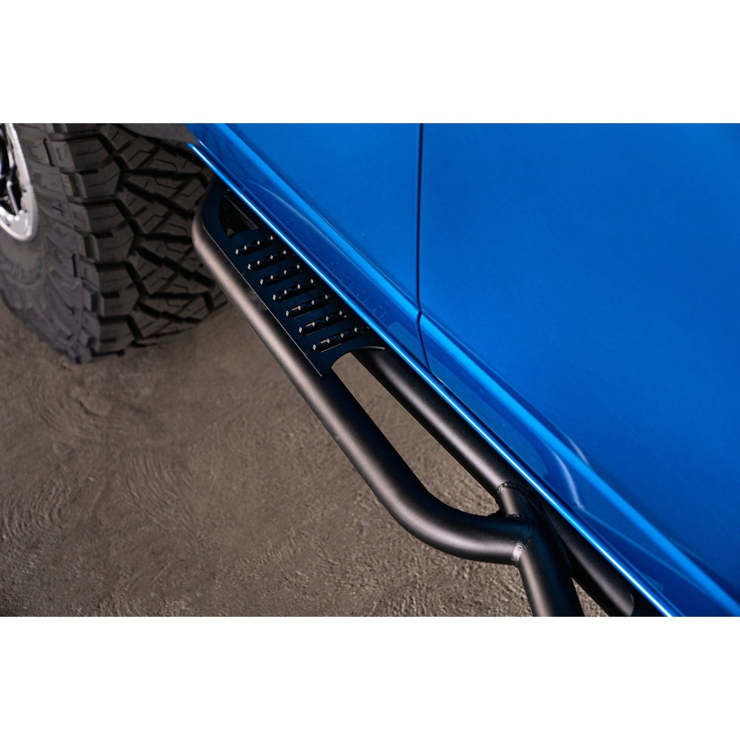 DV8 Off-Road 2021-2024 Ford Bronco | OE Plus 4-Door Side Steps C3| SRBR-02