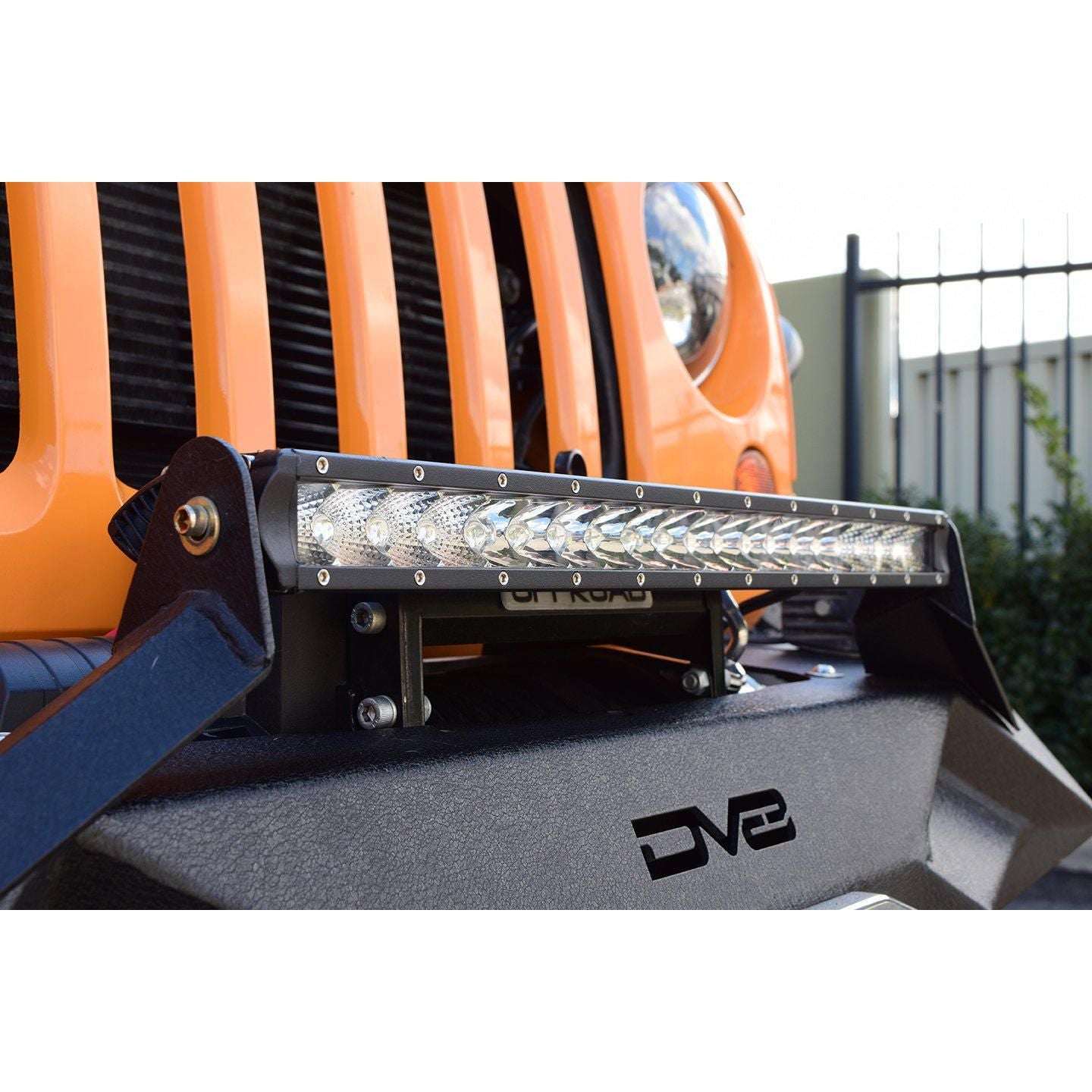 DV8 Off-Road Single Row LED Light Bar with Chrome Face 20 Inch C3| BS20E100W5W