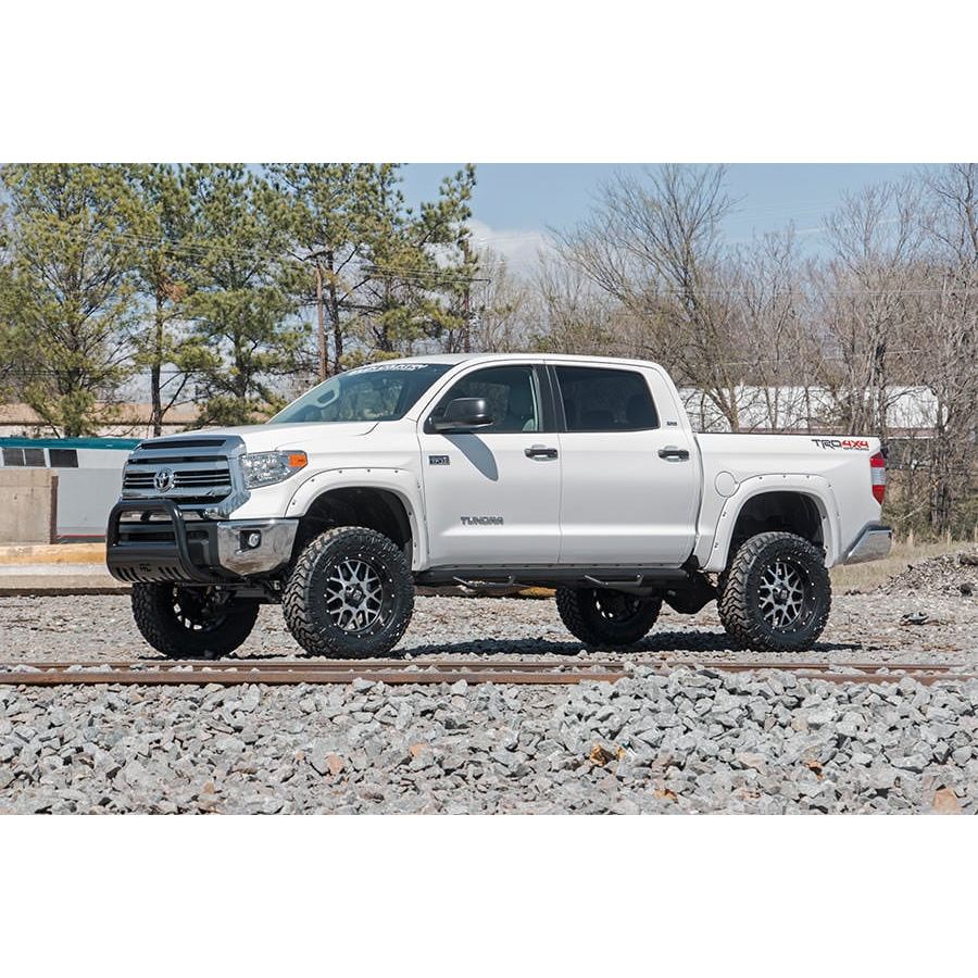 Rough Country M1 Struts w/M1 Rear Shocks 6 Inch Lift Kit I 75240
