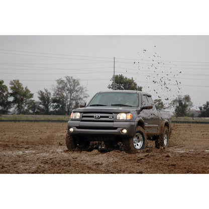 Rough Country 2.5 Inch Leveling Kit I 750
