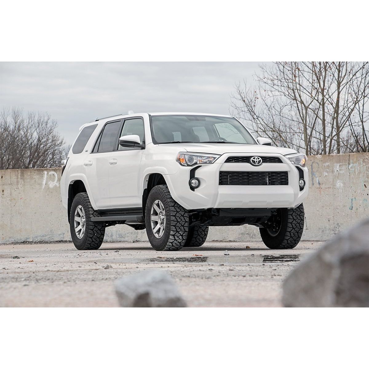 Rough Country N3 Struts w/N3 Rear Shocks 2 Inch Lift Kit I 76731
