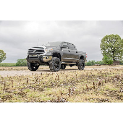 Rough Country M1 Struts w/M1 Rear Shocks 6 Inch Lift Kit I 75440